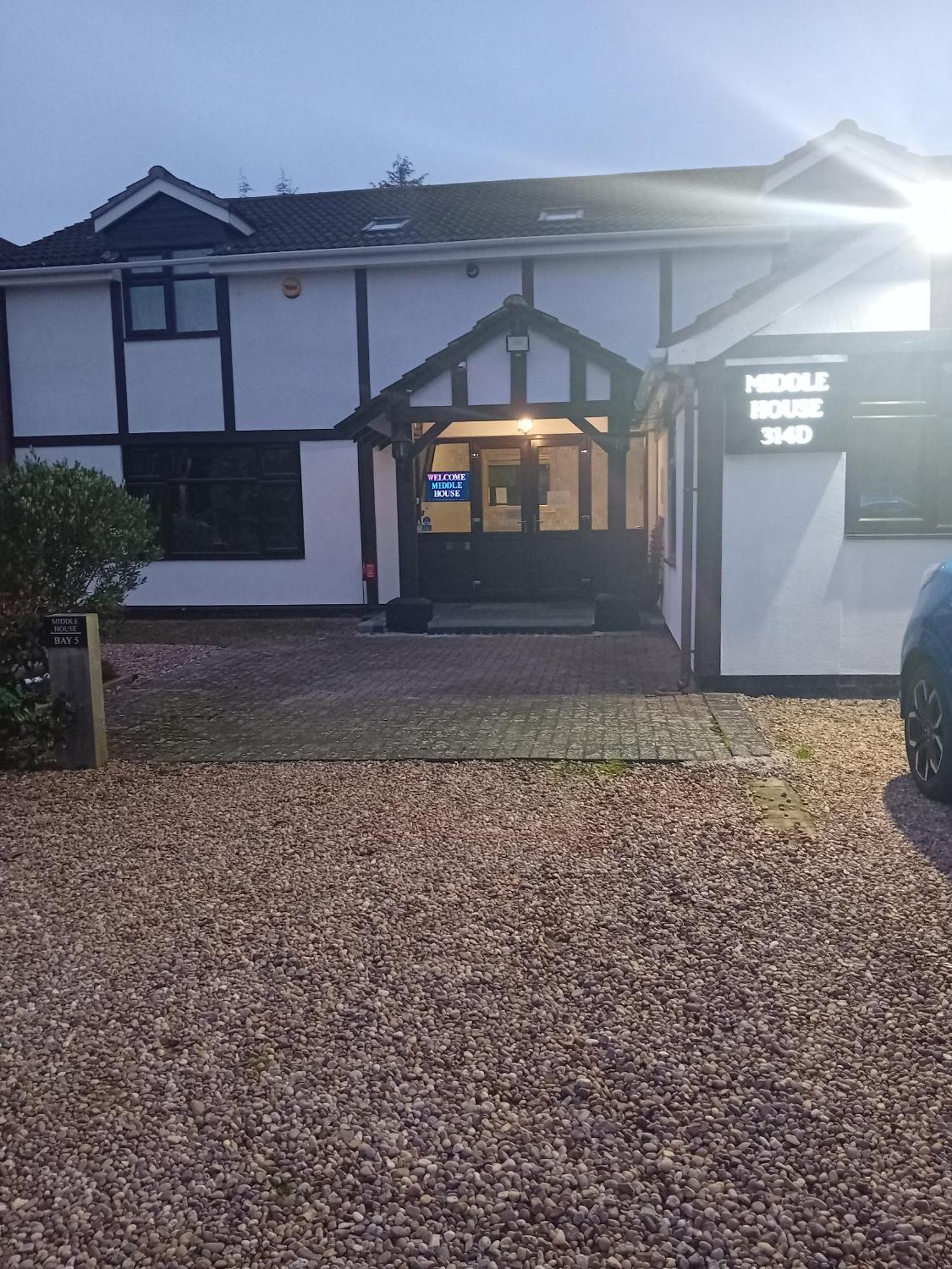 Middle House Bed & Breakfast Coventry Exterior foto